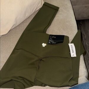 Aritzia Forest Green Active Leggings